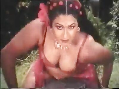 Sarışın saçlı minx türkçe porno sinema Kate Kenzi şiddetli horoz ile cezalandırılır